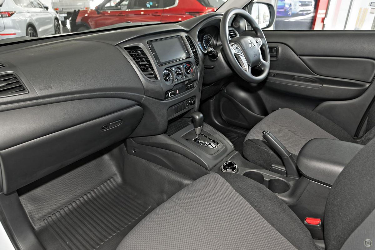2024 Mitsubishi Triton GLX MR 4X4