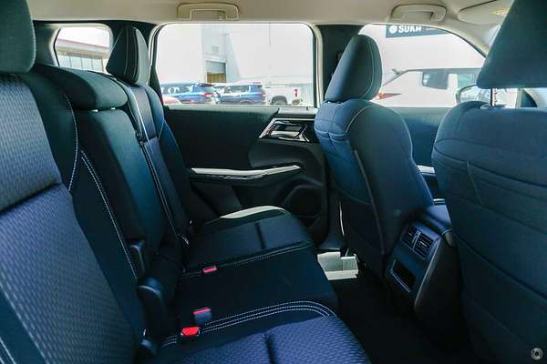 2024 Mitsubishi Outlander ES ZM 2WD