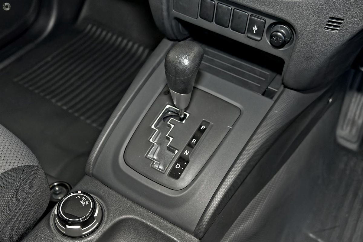 2024 Mitsubishi Triton GLX MR 4X4