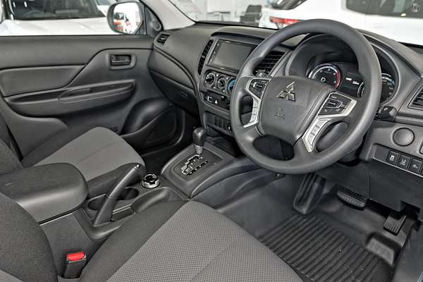 2024 Mitsubishi Triton GLX MR 4X4