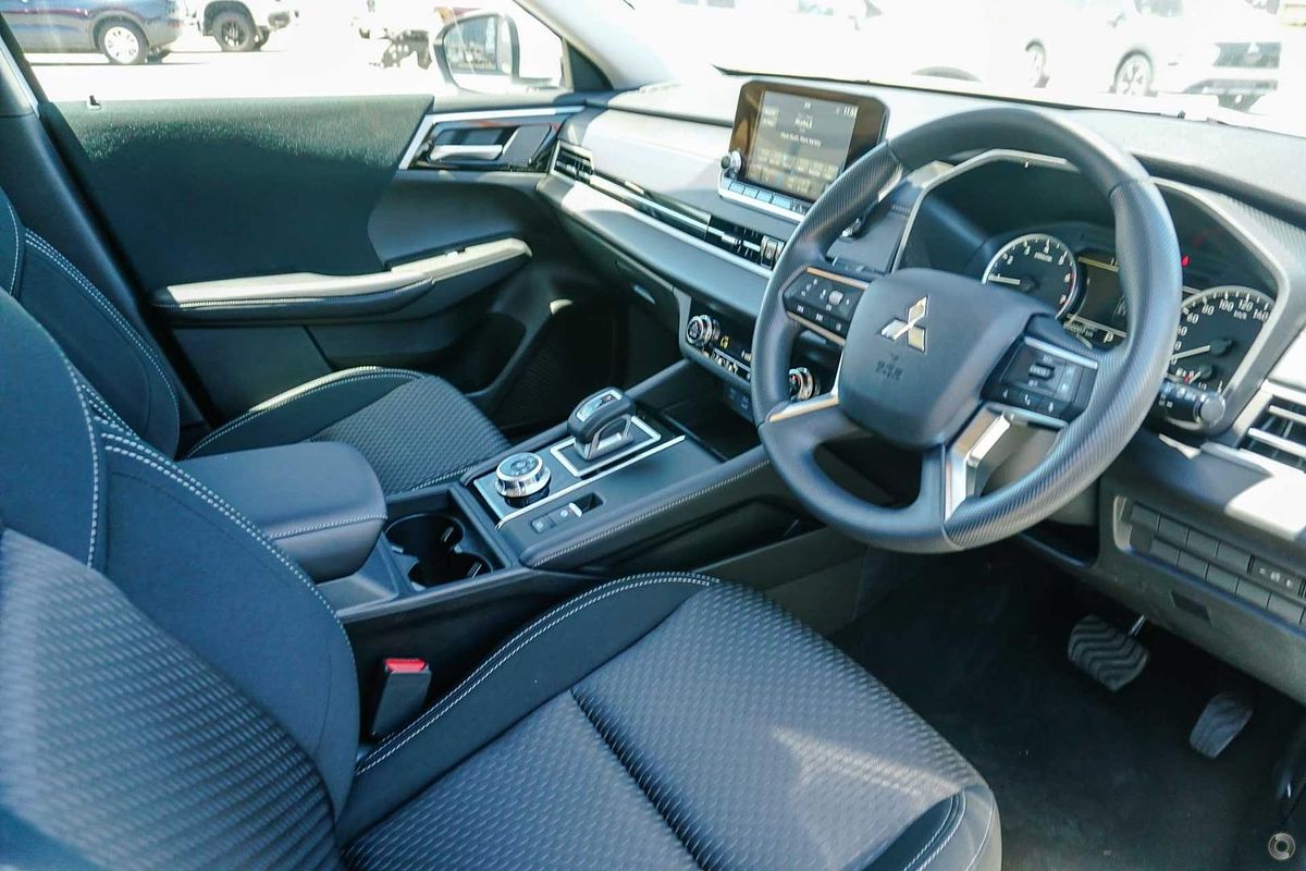 2024 Mitsubishi Outlander ES ZM 2WD