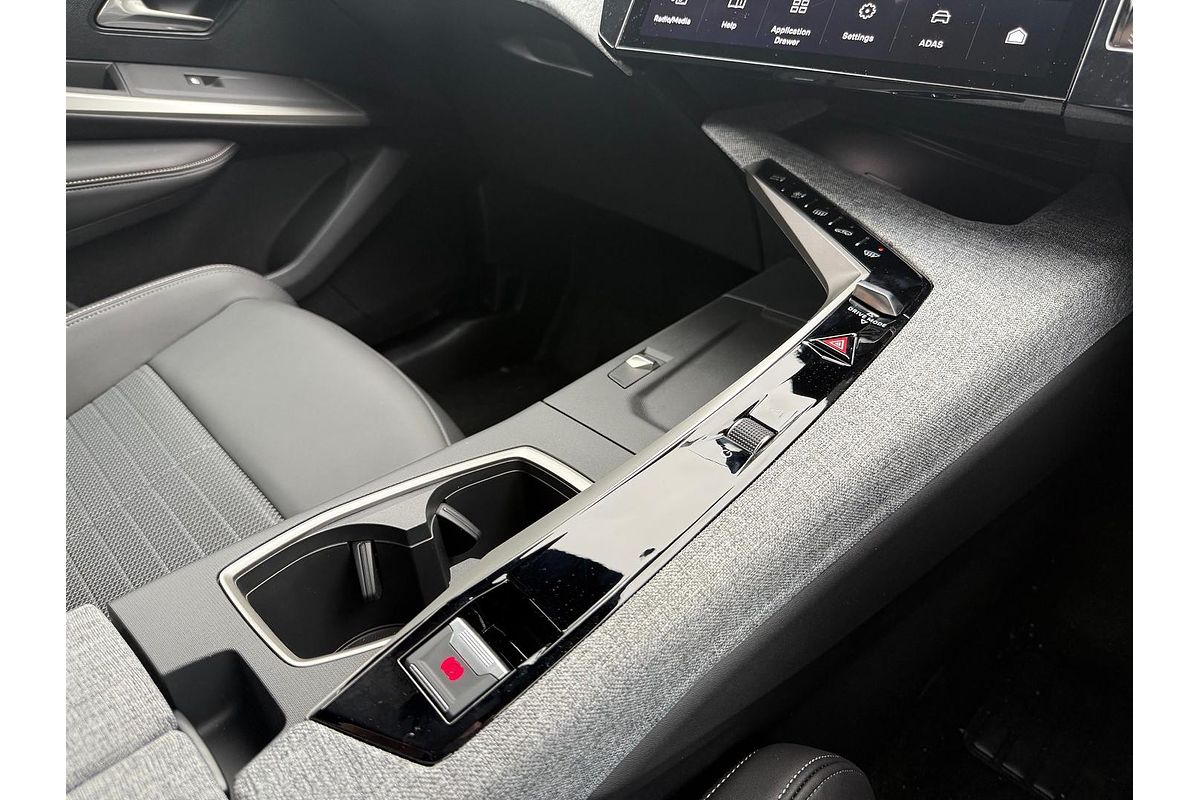 2025 Peugeot 3008 Allure Hybrid P64