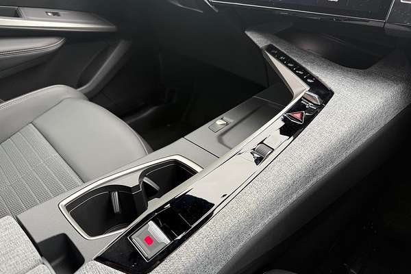 2025 Peugeot 3008 Allure Hybrid P64