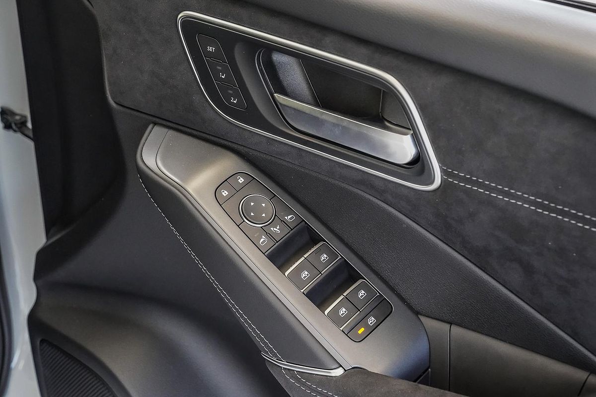 2025 Nissan QASHQAI N-DESIGN e-POWER J12