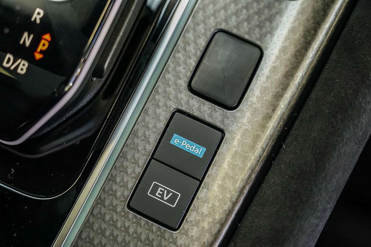 2025 Nissan QASHQAI N-DESIGN e-POWER J12