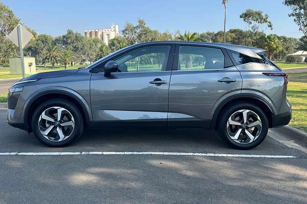 2023 Nissan QASHQAI ST+ J12