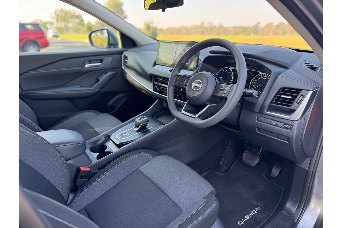 2023 Nissan QASHQAI ST+ J12