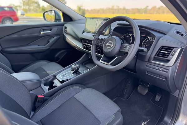 2023 Nissan QASHQAI ST+ J12