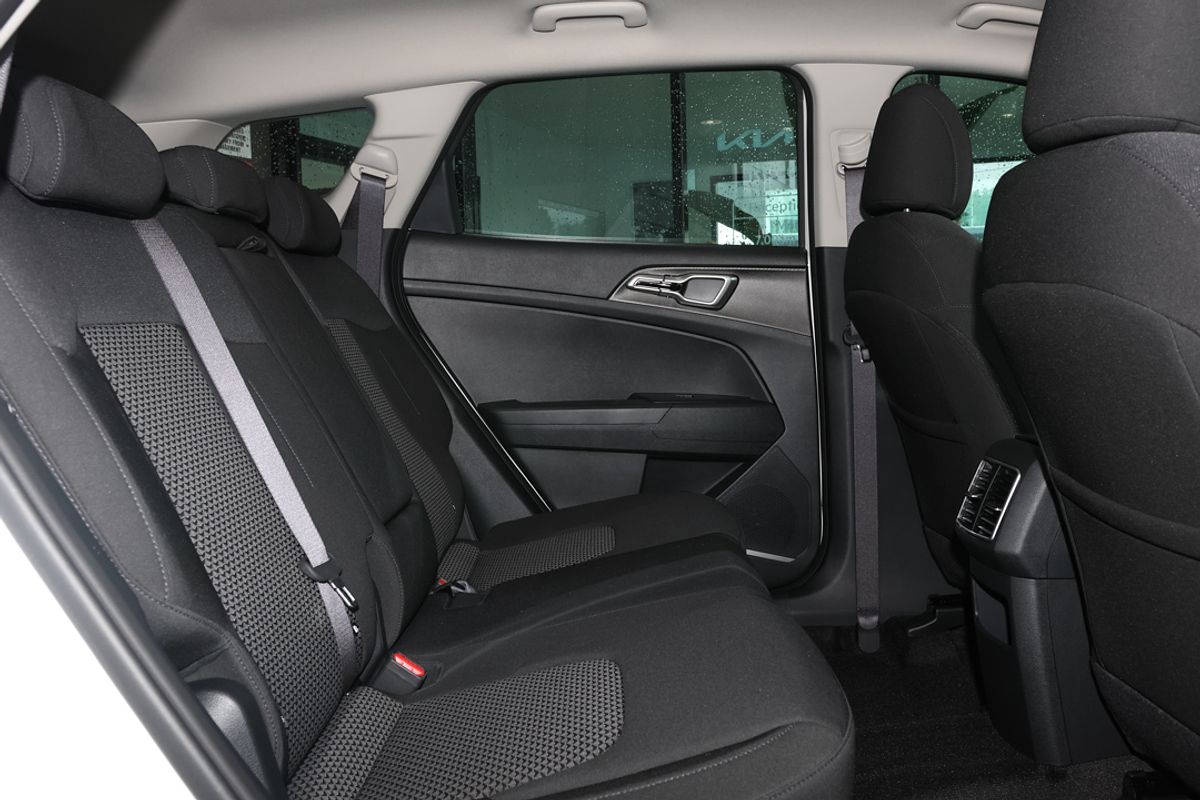 2024 Kia Sportage S NQ5