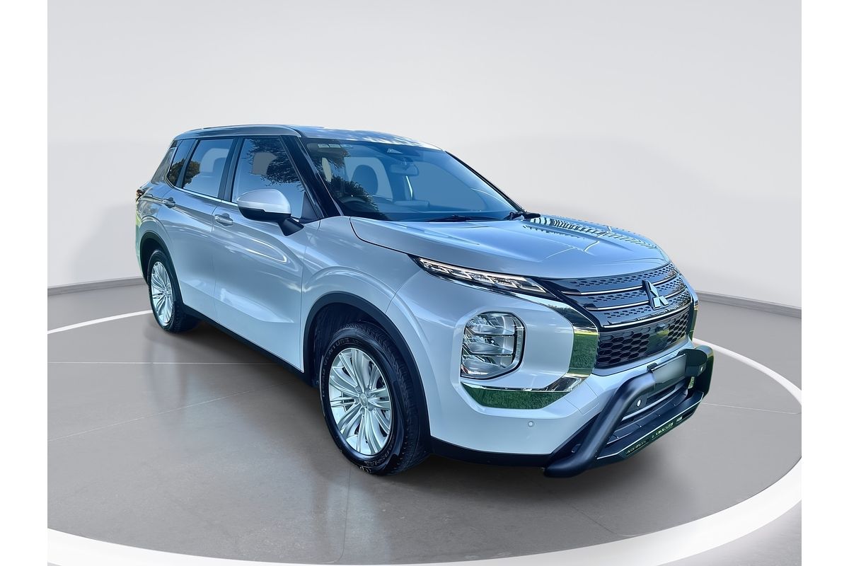 2022 Mitsubishi Outlander ES ZM