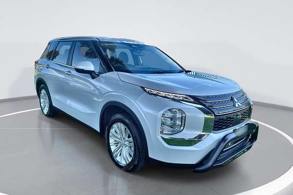 2022 Mitsubishi Outlander ES ZM
