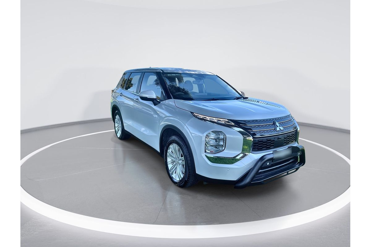 2022 Mitsubishi Outlander ES ZM