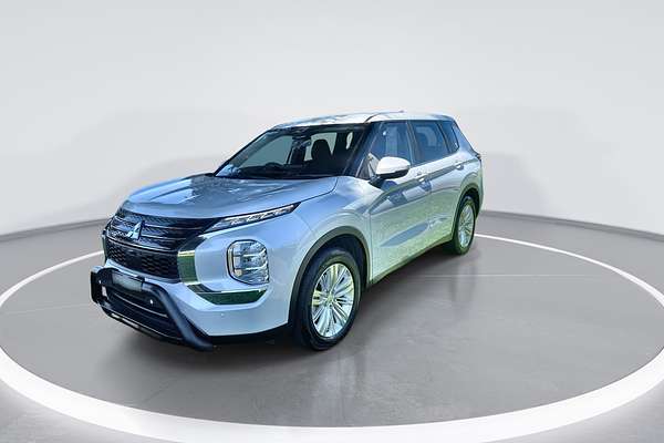 2022 Mitsubishi Outlander ES ZM