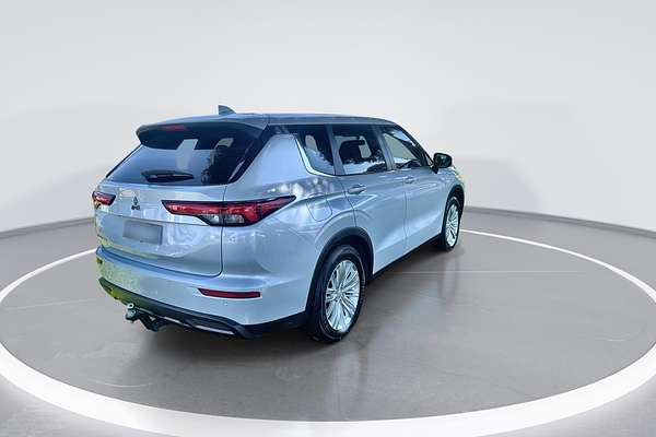 2022 Mitsubishi Outlander ES ZM