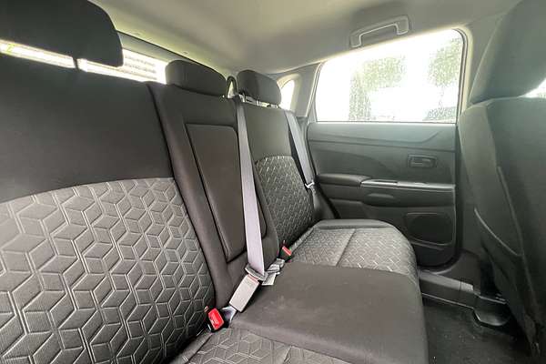 2024 Mitsubishi ASX ES XD