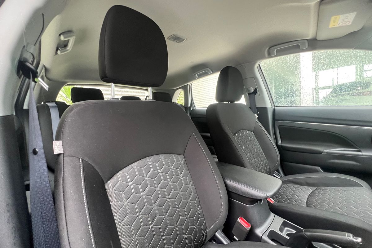 2024 Mitsubishi ASX ES XD