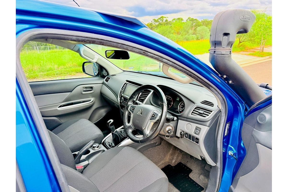 2017 Mitsubishi Triton GLX MQ 4X4
