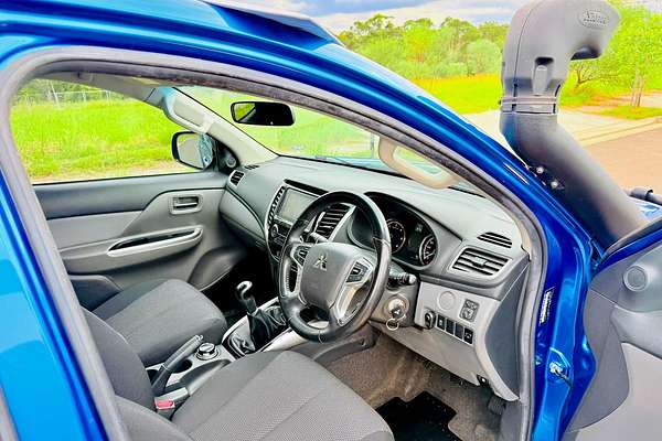 2017 Mitsubishi Triton GLX MQ 4X4