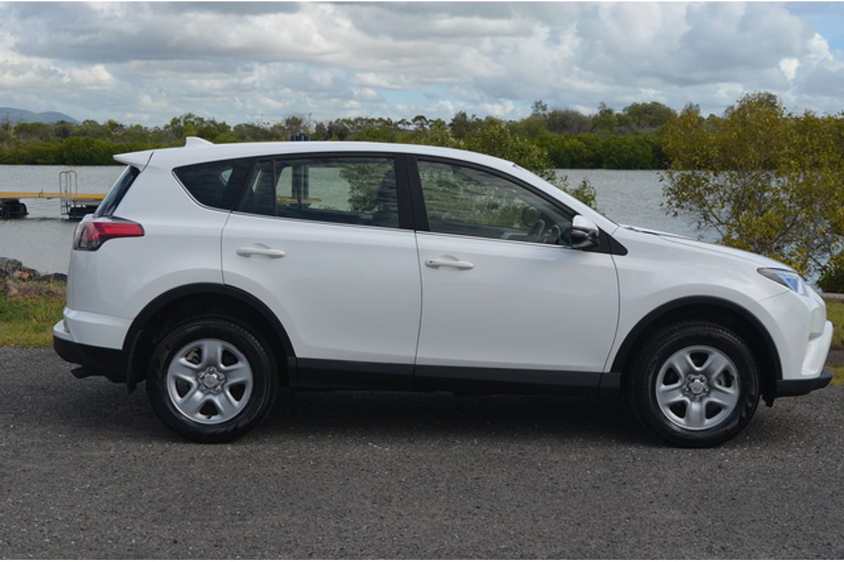 2017 Toyota RAV4 GX ZSA42R