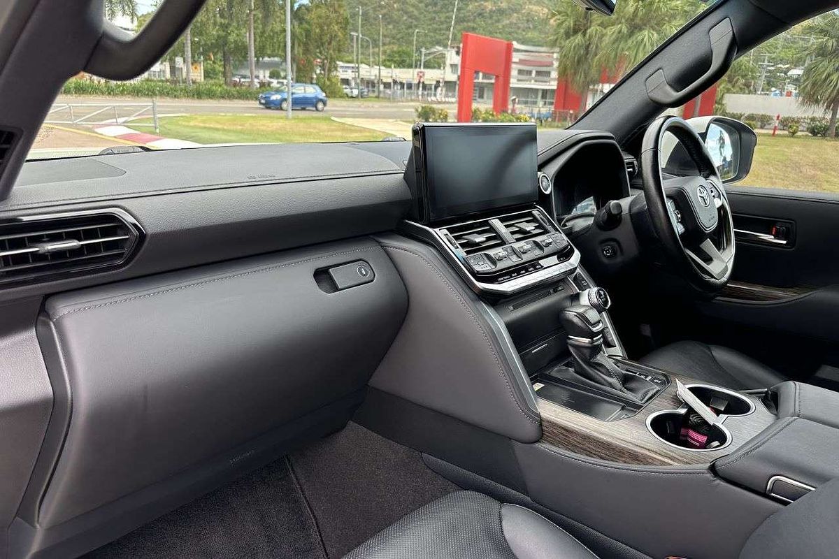 2022 Toyota Landcruiser VX FJA300R