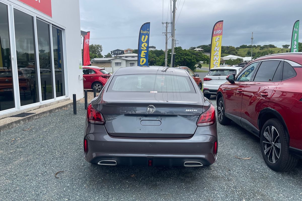 2024 MG MG5