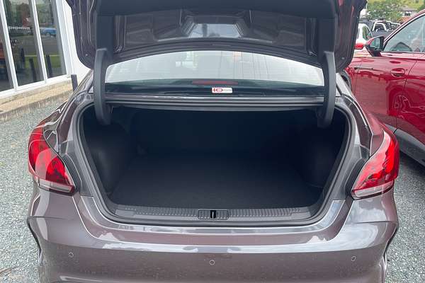 2024 MG MG5