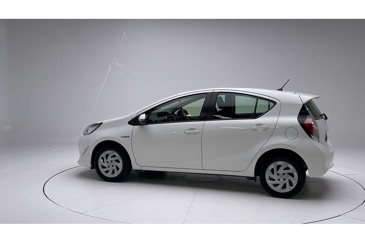 2018 Toyota Prius C NHP10R