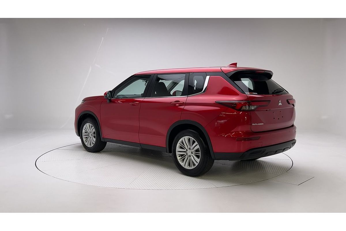 2023 Mitsubishi Outlander ES ZM