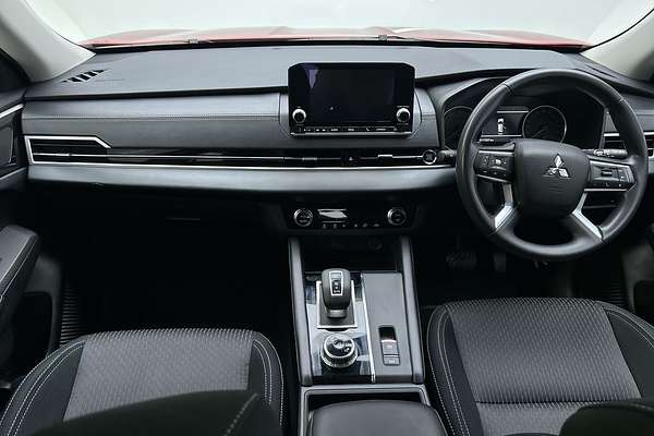 2023 Mitsubishi Outlander ES ZM