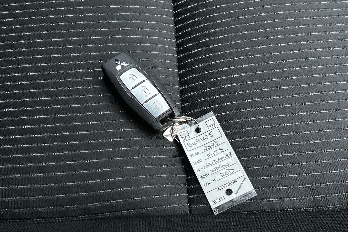 2023 Mitsubishi Outlander ES ZM
