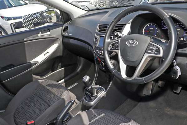2017 Hyundai Accent Sport RB6