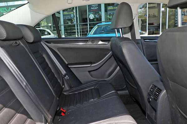 2015 Volkswagen Jetta 155TSI Highline Sport 1B