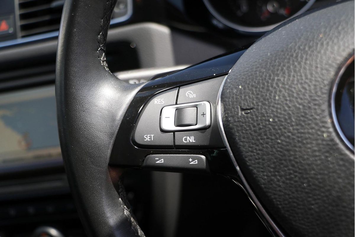 2015 Volkswagen Jetta 155TSI Highline Sport 1B