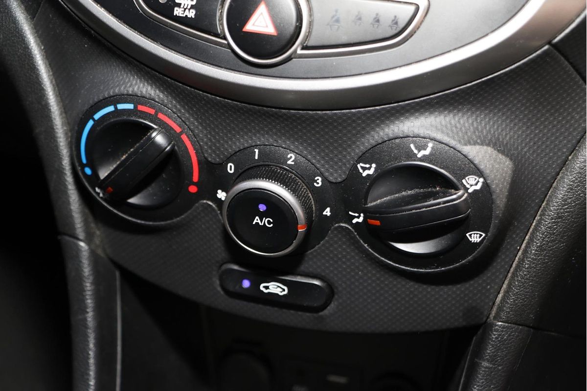 2017 Hyundai Accent Sport RB6