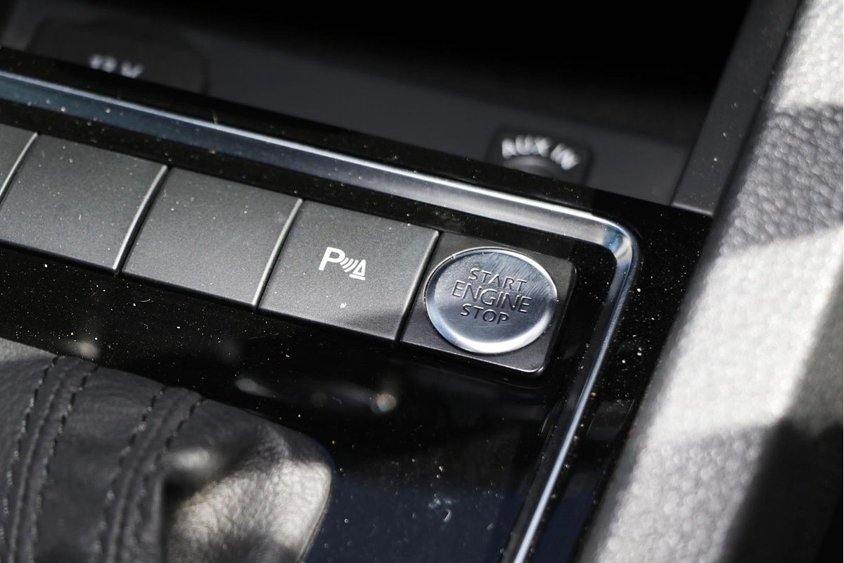 2015 Volkswagen Jetta 155TSI Highline Sport 1B