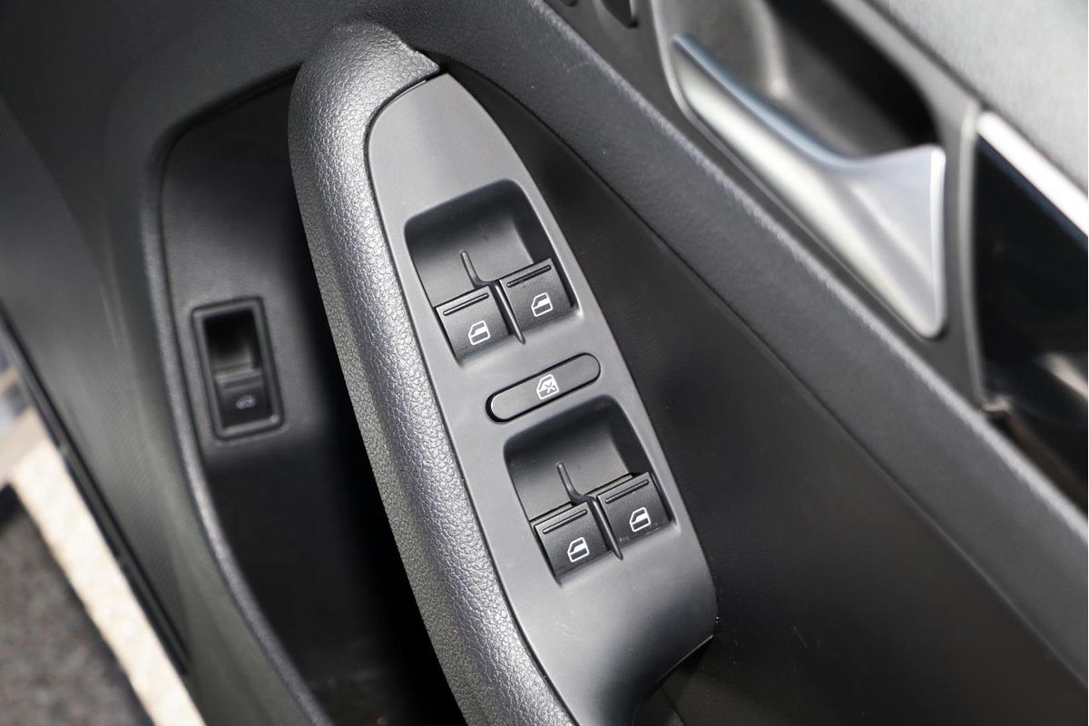 2015 Volkswagen Jetta 155TSI Highline Sport 1B