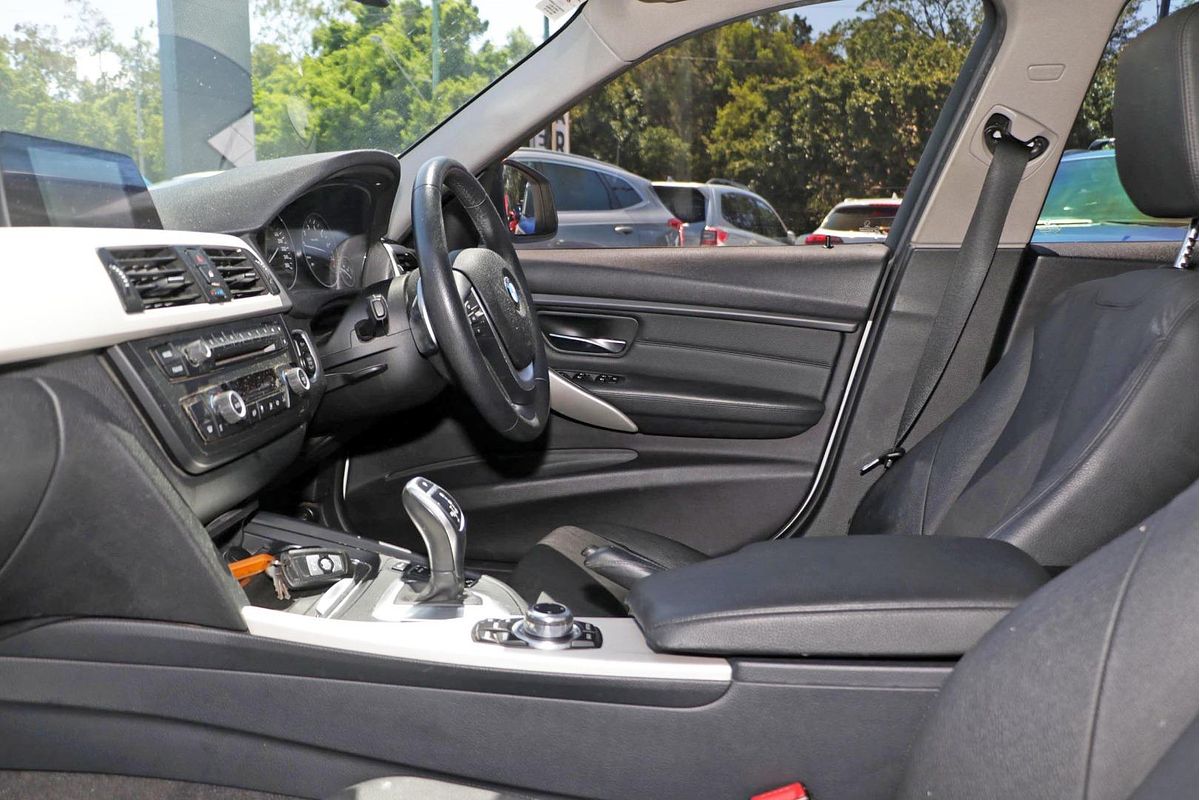 2013 BMW 3 Series 320i F31