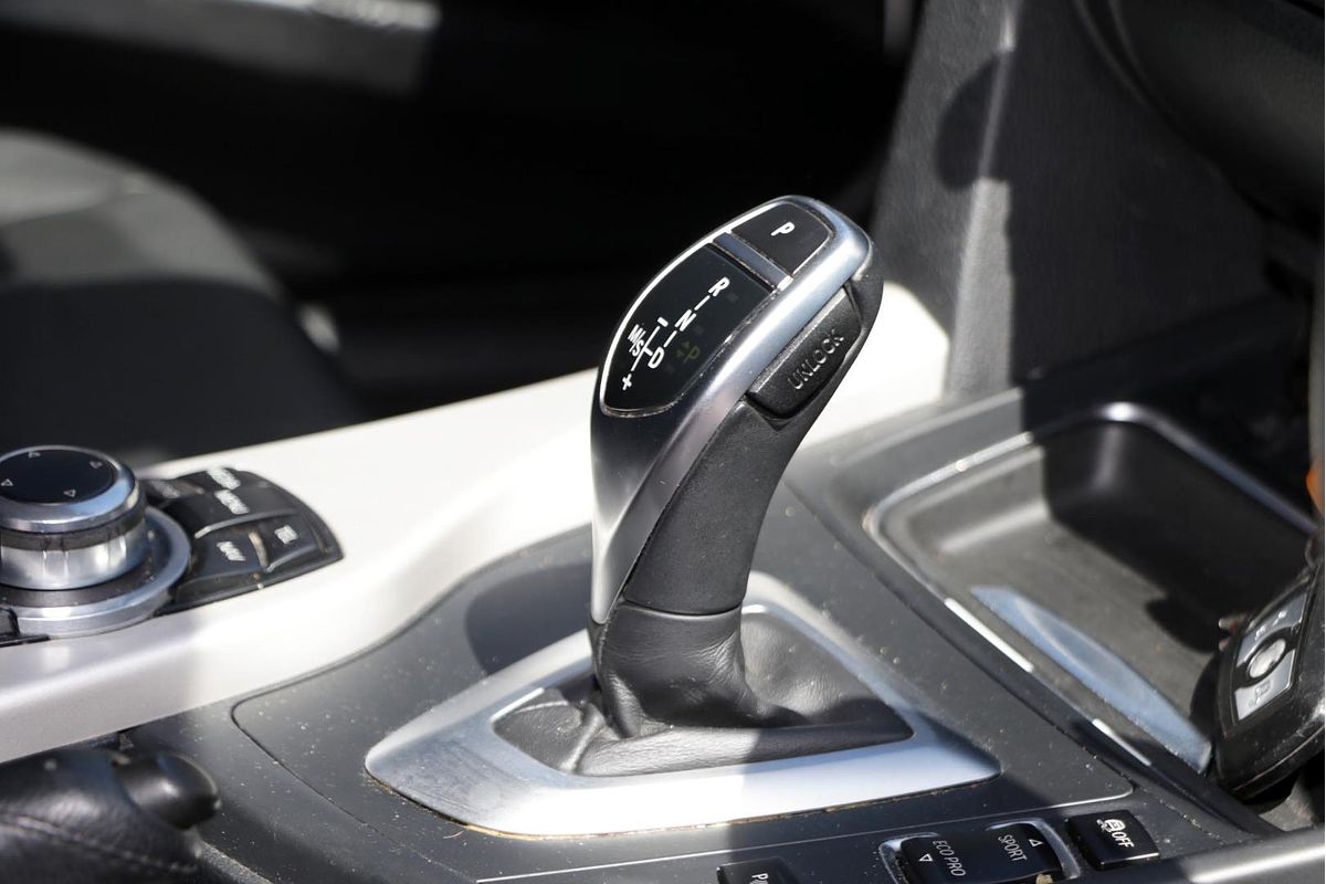 2013 BMW 3 Series 320i F31