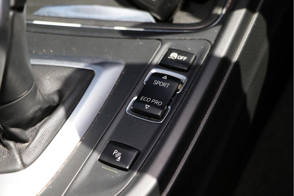 2013 BMW 3 Series 320i F31