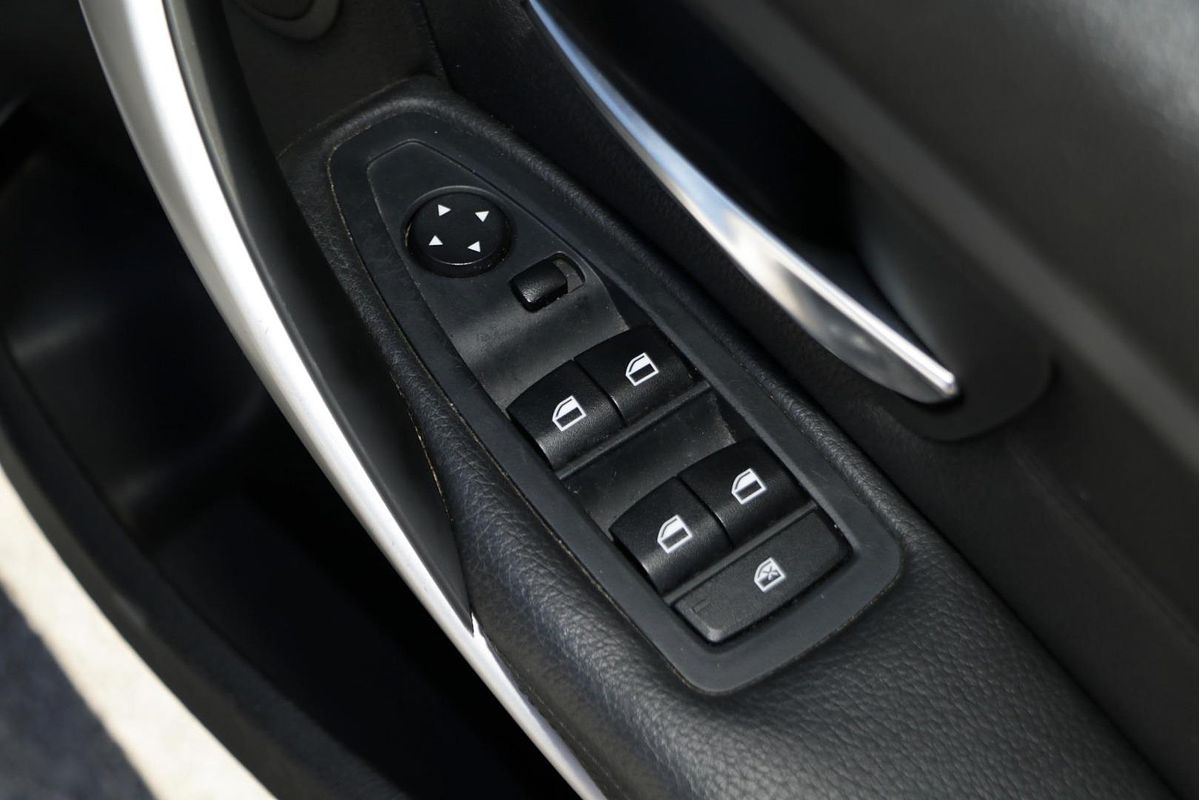 2013 BMW 3 Series 320i F31