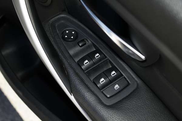 2013 BMW 3 Series 320i F31