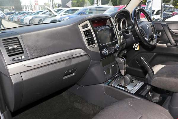 2017 Mitsubishi Pajero GLX NX