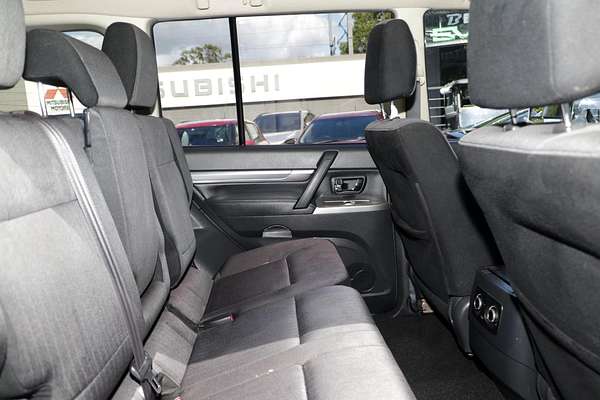2017 Mitsubishi Pajero GLX NX