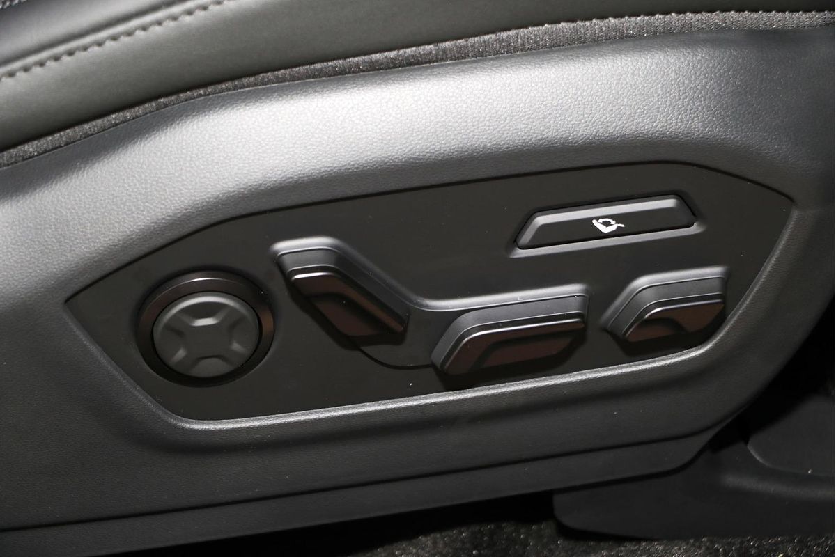 2025 Hyundai Santa Fe Calligraphy MX5.V1