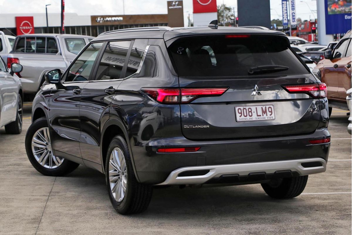 2024 Mitsubishi Outlander LS ZM