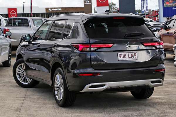 2024 Mitsubishi Outlander LS ZM