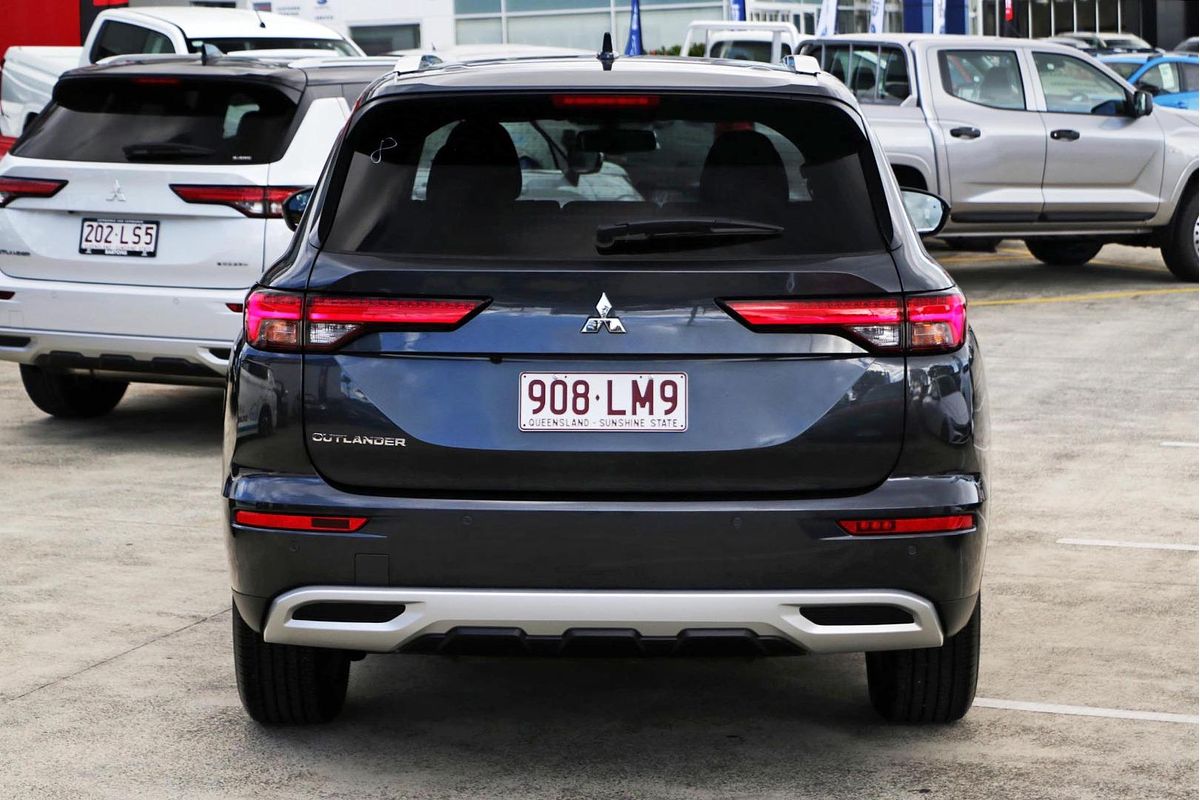2024 Mitsubishi Outlander LS ZM