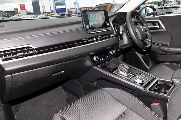 2024 Mitsubishi Outlander LS ZM
