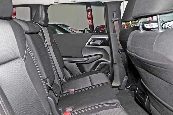 2024 Mitsubishi Outlander LS ZM