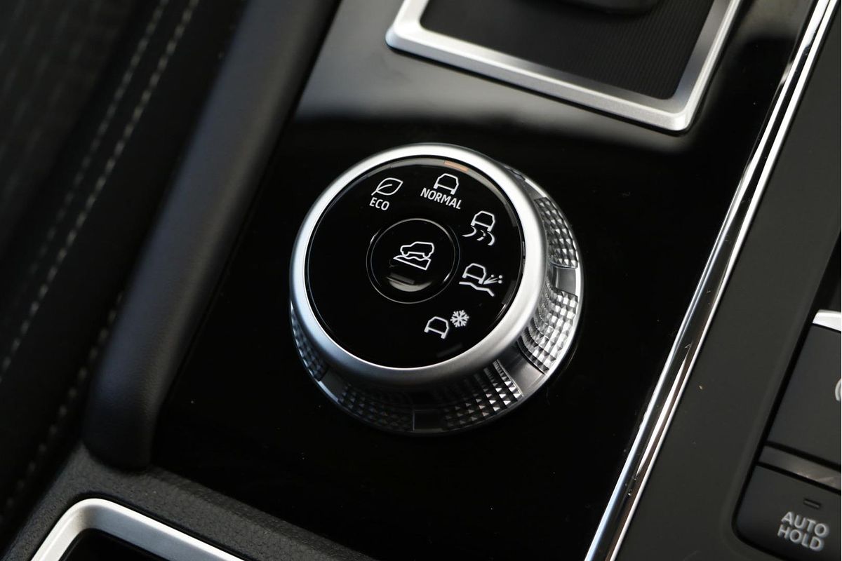2024 Mitsubishi Outlander LS ZM